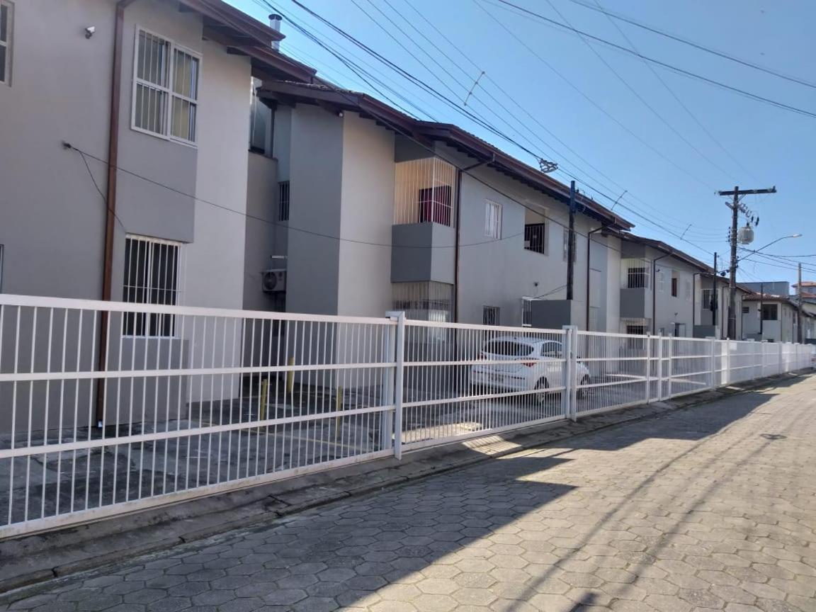 Apartamento Ubatuba - Praia Grande - 250M Da Praia Dış mekan fotoğraf